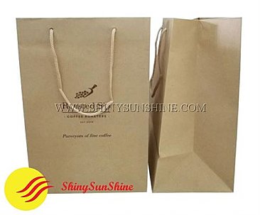 Custom Kraft paper gift bag with handles with logo design.